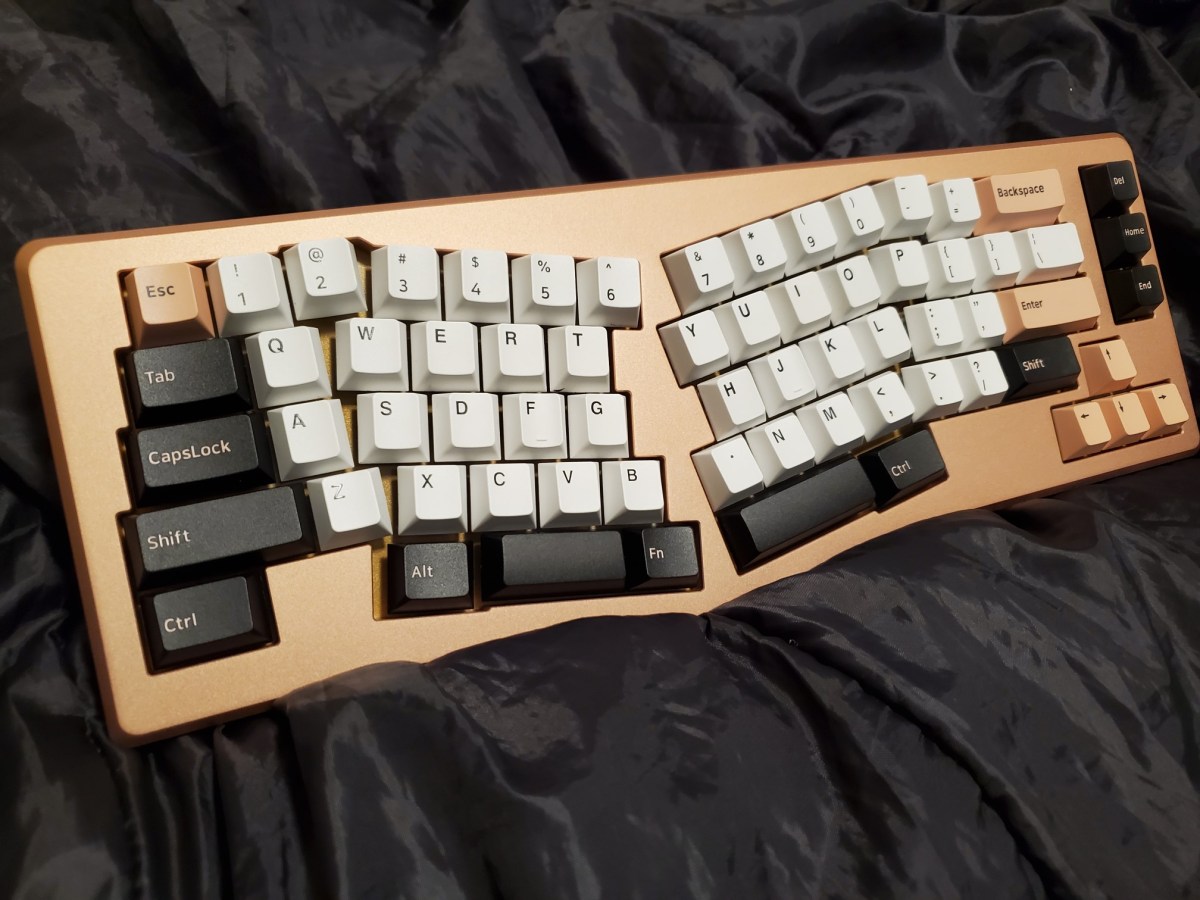 Model Kits & Things: Vulcan x Maja Mechanical Keyboard – EVERY DAY 